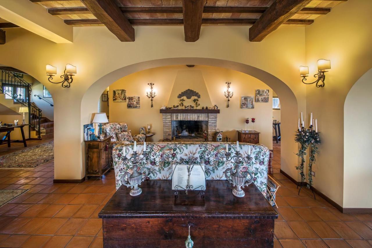 مبيت وإفطار بوتنزا بيسينا Agriturismo Le Castella المظهر الخارجي الصورة