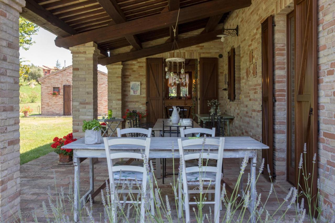 مبيت وإفطار بوتنزا بيسينا Agriturismo Le Castella المظهر الخارجي الصورة