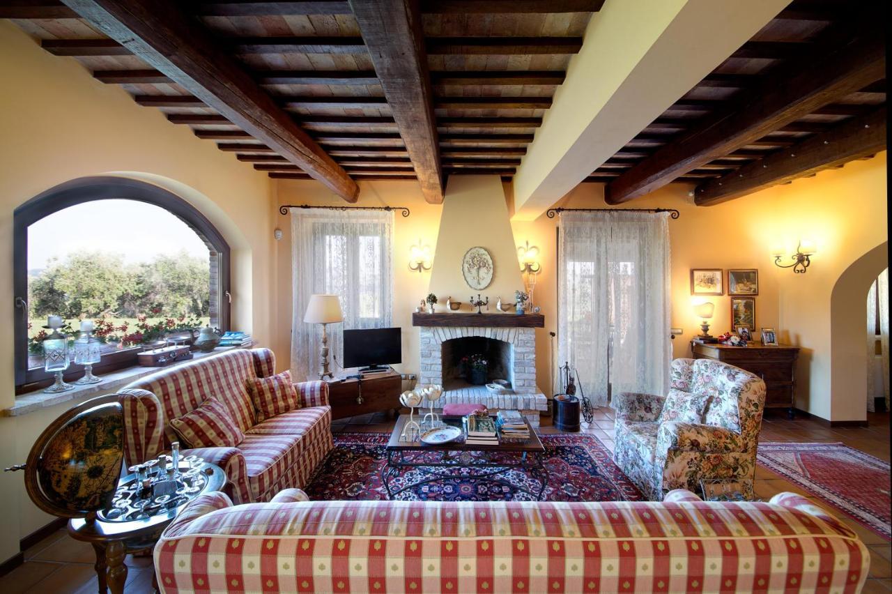 مبيت وإفطار بوتنزا بيسينا Agriturismo Le Castella المظهر الخارجي الصورة