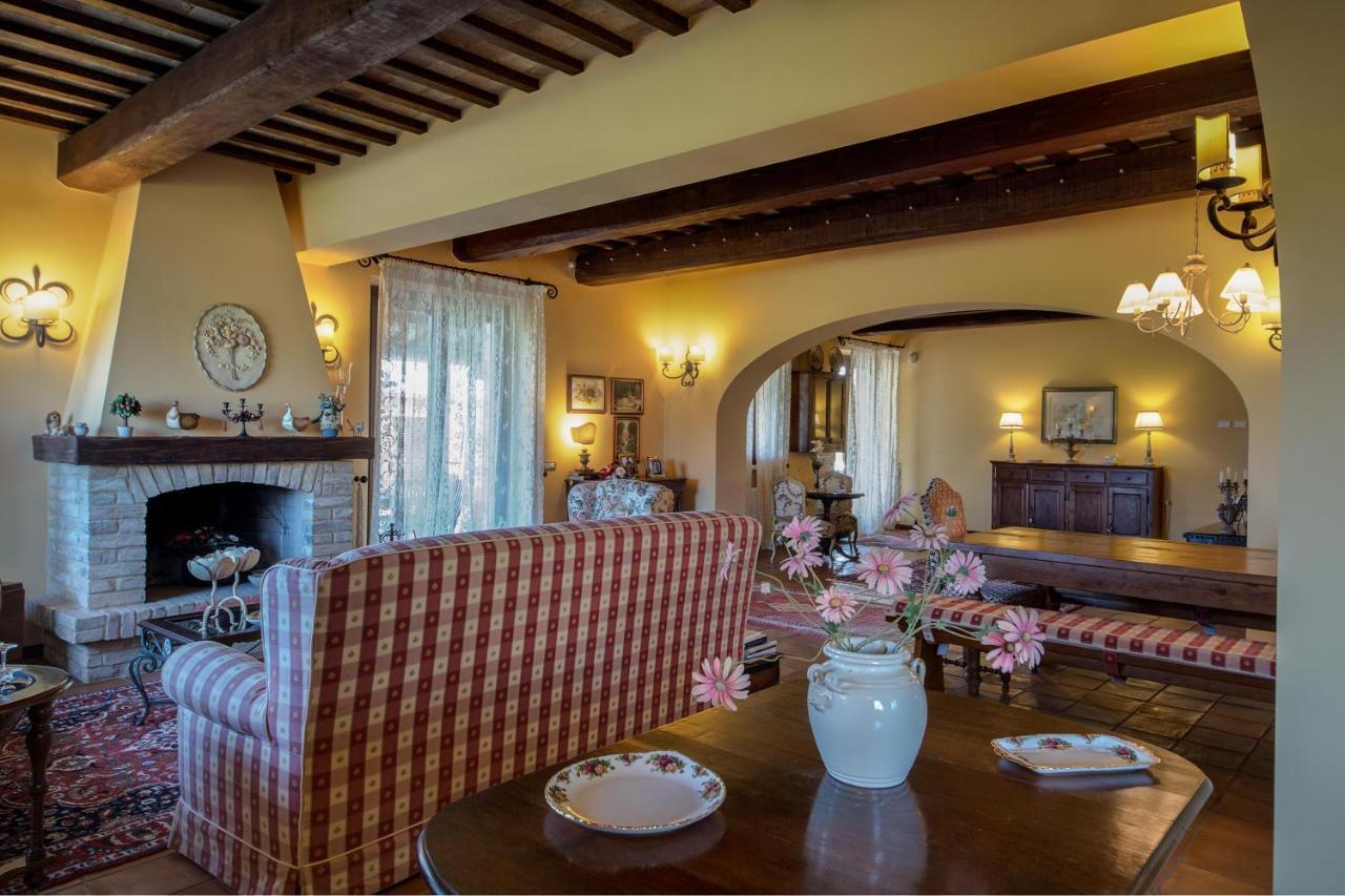 مبيت وإفطار بوتنزا بيسينا Agriturismo Le Castella المظهر الخارجي الصورة