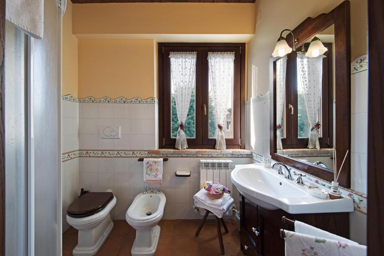 مبيت وإفطار بوتنزا بيسينا Agriturismo Le Castella المظهر الخارجي الصورة