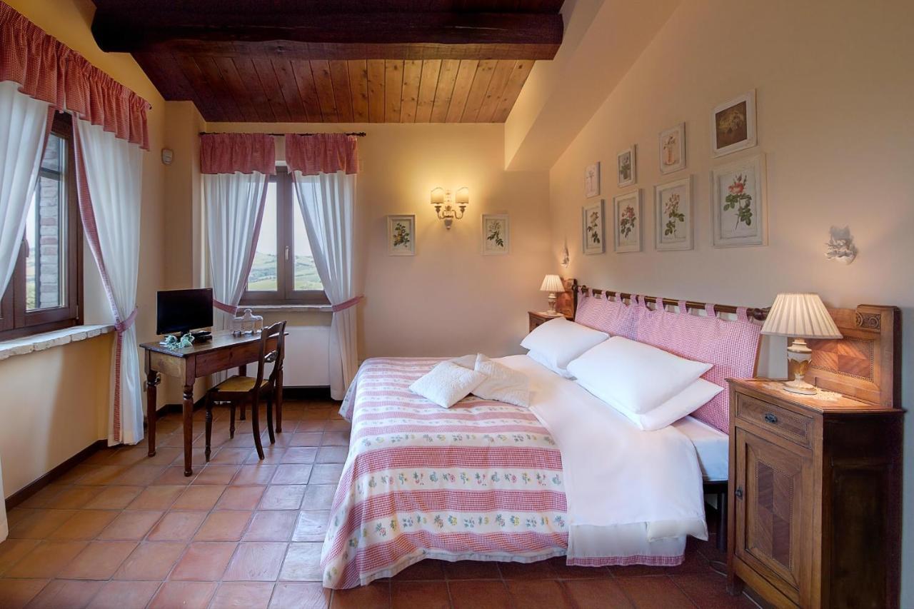 مبيت وإفطار بوتنزا بيسينا Agriturismo Le Castella المظهر الخارجي الصورة